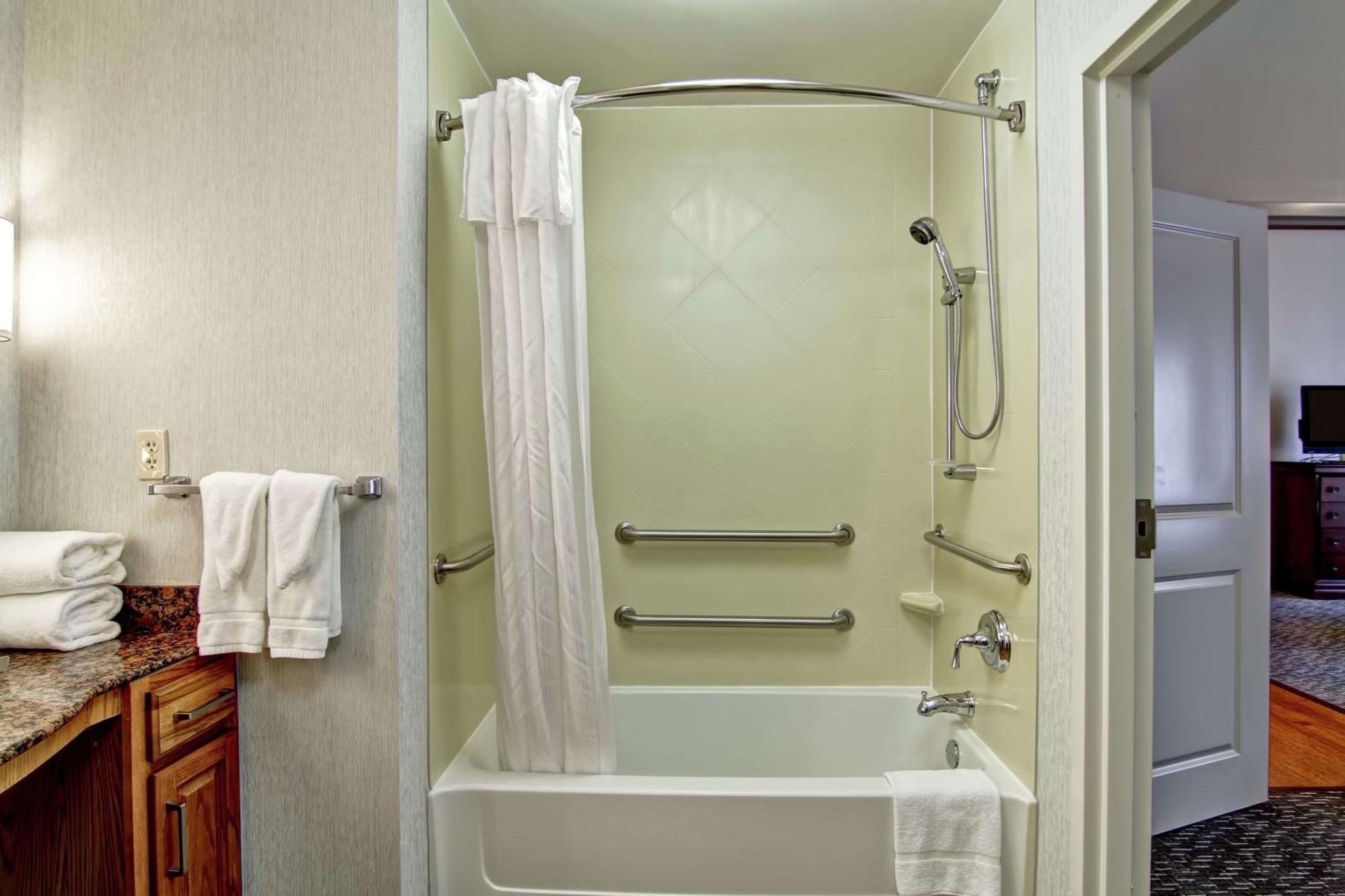 Homewood By Hilton City-west 3*